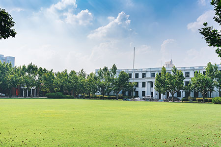 青島大學(xué)在職研究生上課方式有哪些,值得報(bào)考嗎? 青島大學(xué)在職研究生上課方式有哪些,值得報(bào)考嗎?